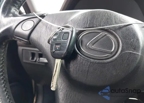 2001 Lexus Is 300 from USA, damaged, VIN JTHBD182110012313